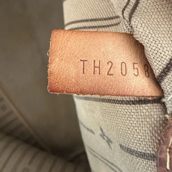 Louis Vuitton Brown Monogram Tote - Picture 14 of 16